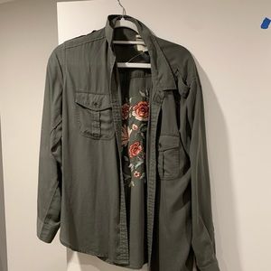 Cardigan embroidered with flowers